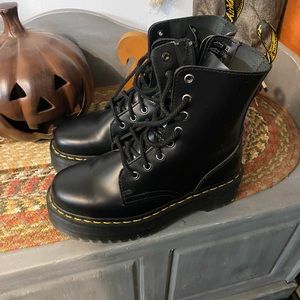 Platform Black Dr Martens